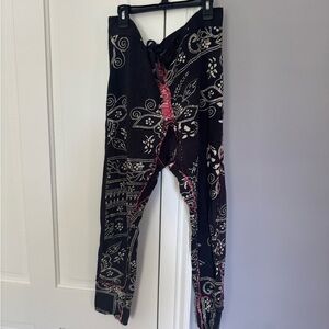 Magnolia Pearl Black and Pink Patterned Pants